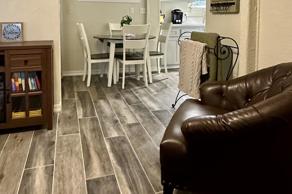 Photo of Livingroom in Raisin