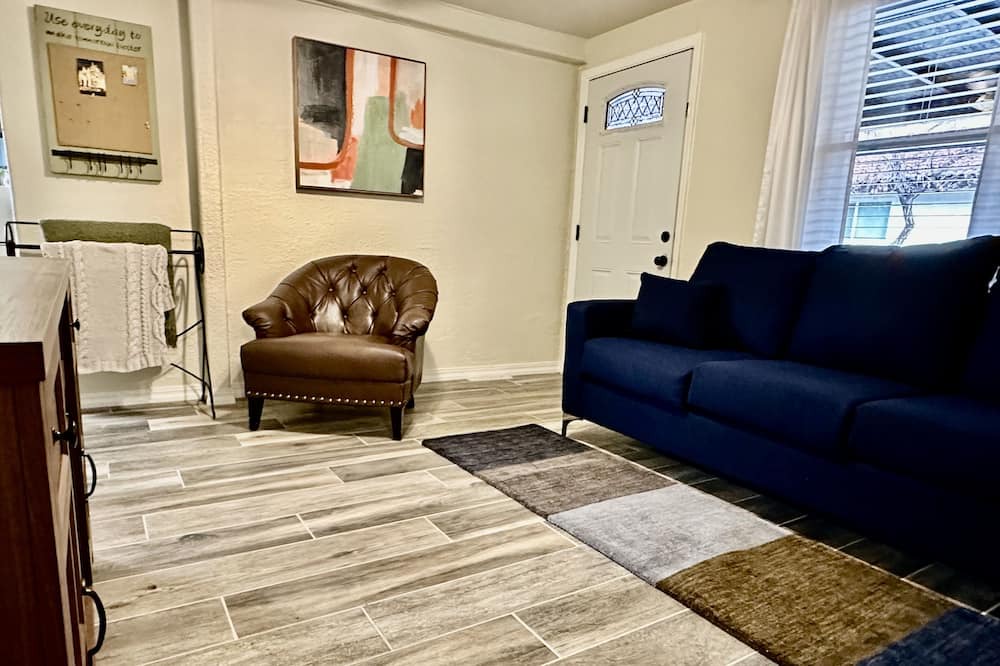 Photo of Livingroom in Raisin