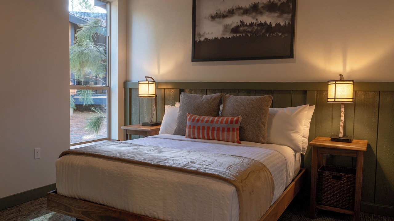 Photo of Bedroom in Groveland