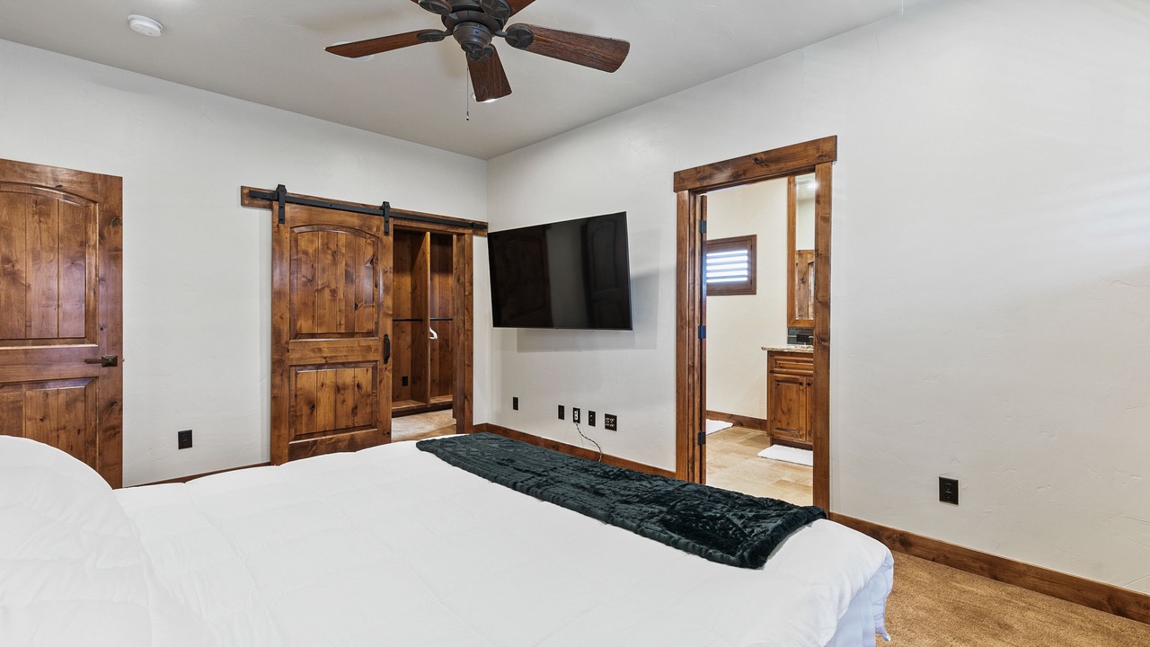 Photo of Bedroom in Midtown