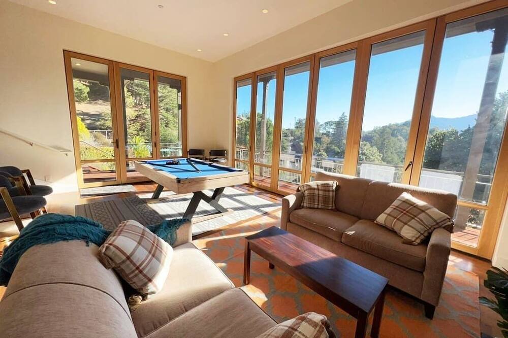 Photo of Livingroom in San Anselmo