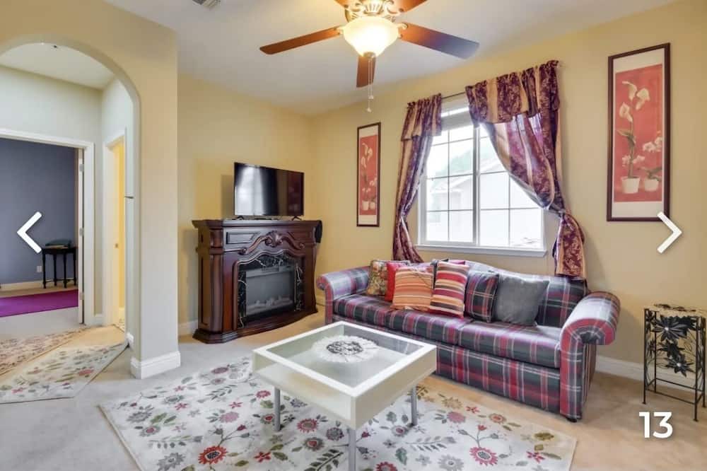 Photo of Livingroom in Atwater