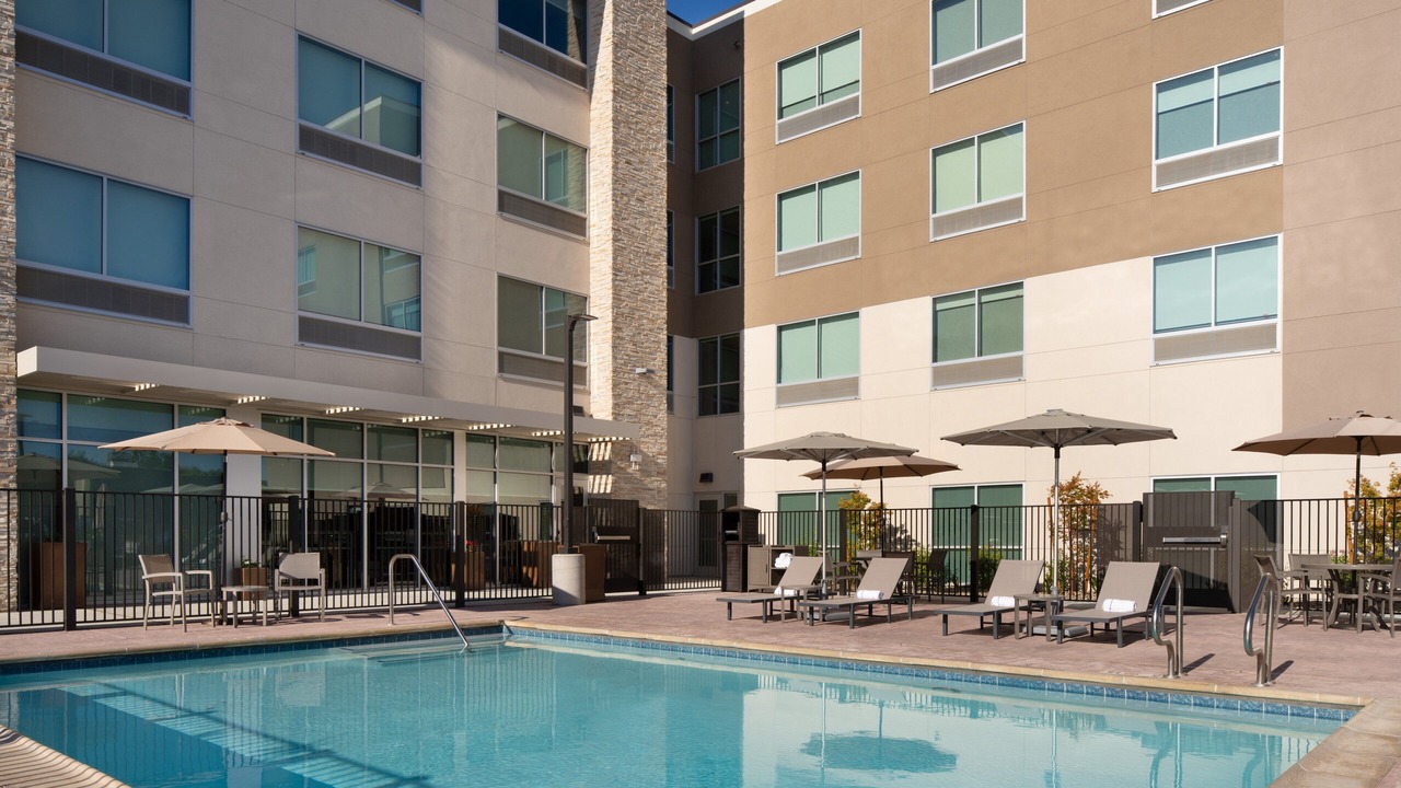 Photo of Outdoor in Raisin