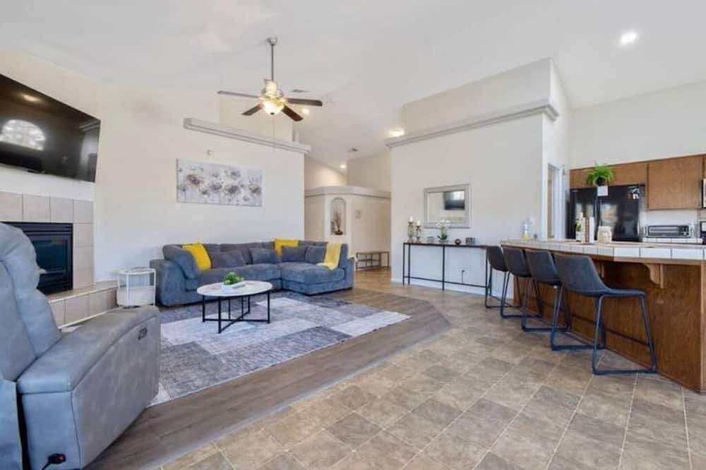 Photo of Livingroom in Visalia