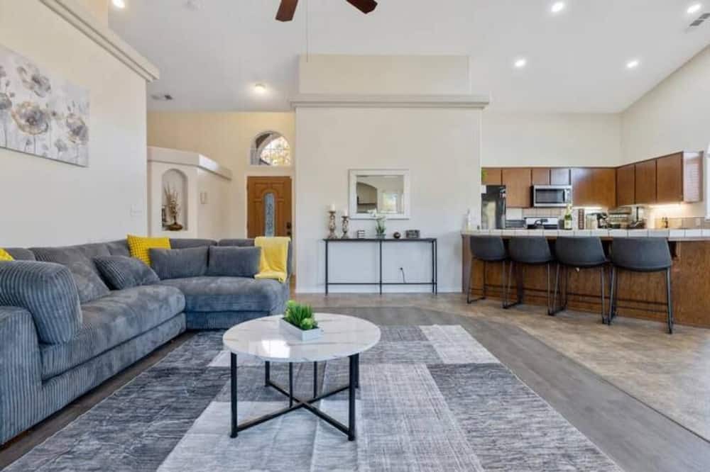 Photo of Livingroom in Visalia