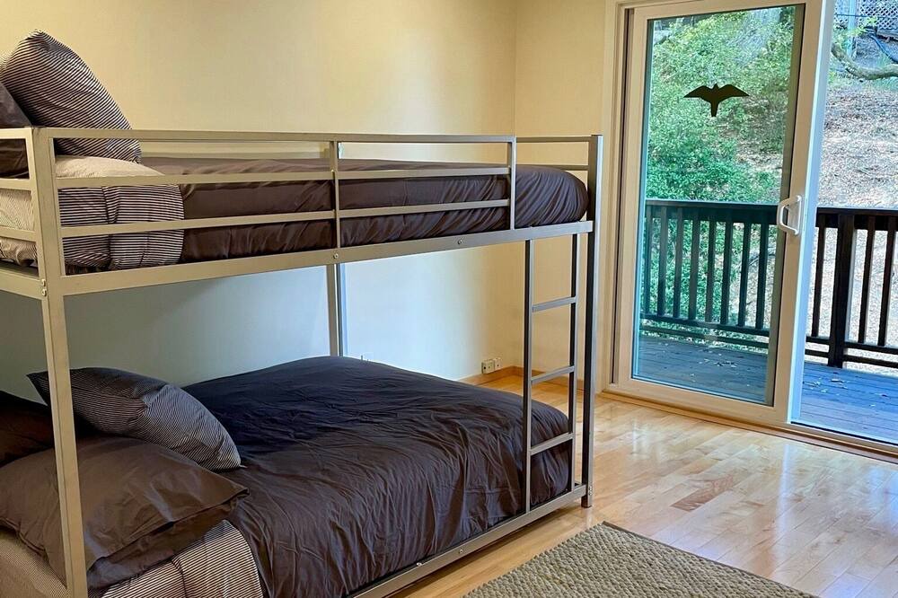 Photo of Bedroom in Claremont