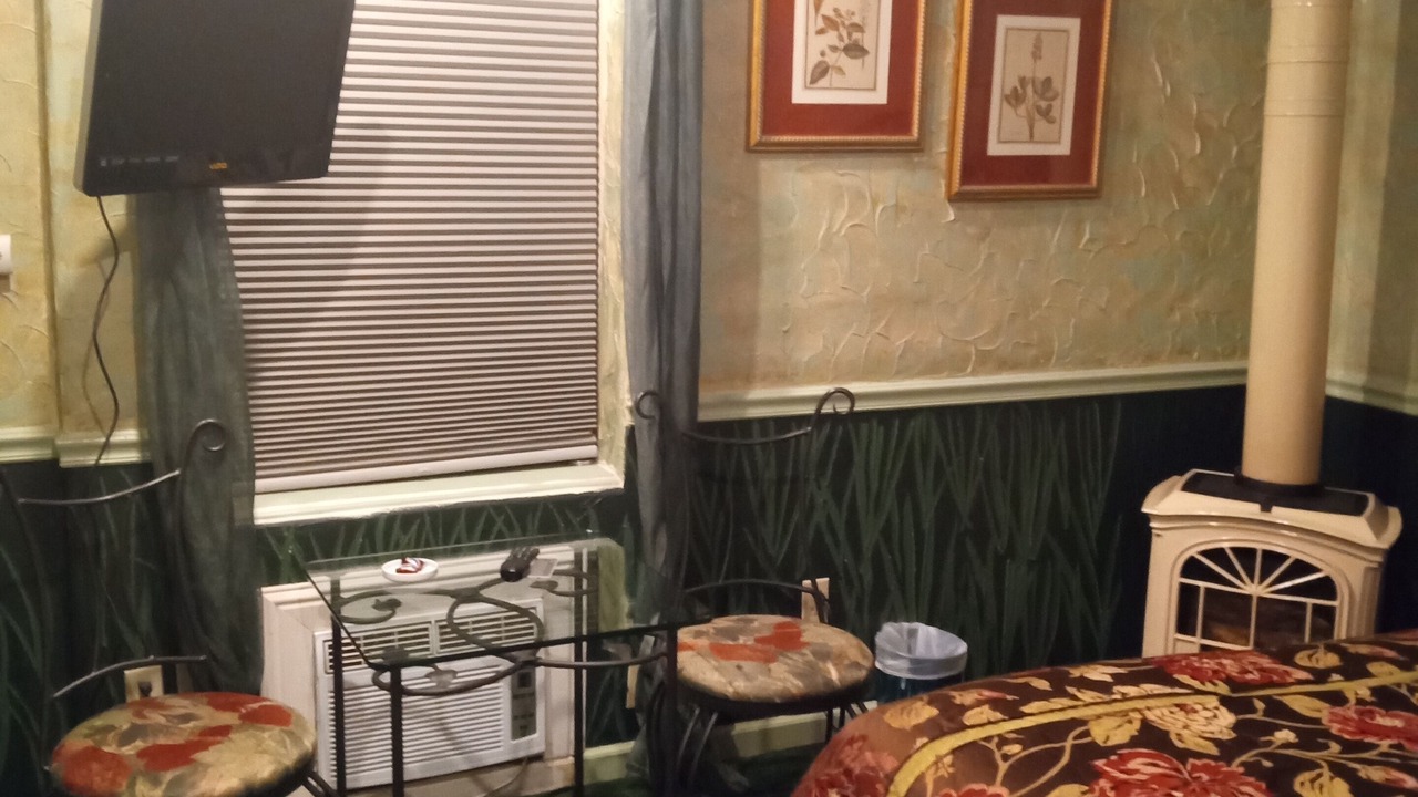 Photo of Livingroom in Groveland