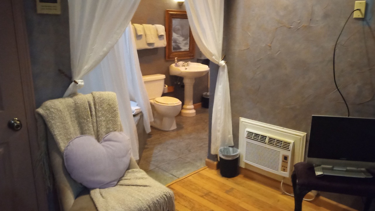 Photo of Bedroom in Groveland