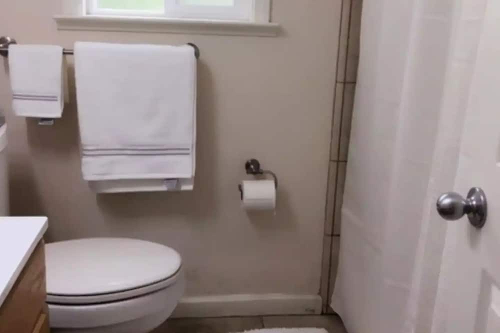 Photo of Bathroom in Del Rey Oaks