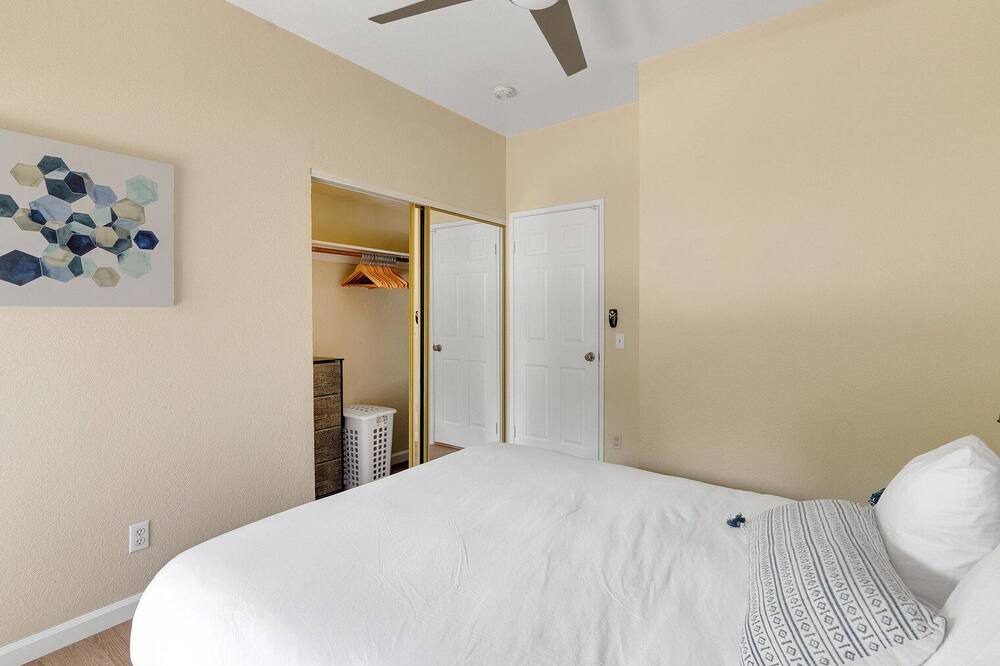 Photo of Bedroom in Centerville