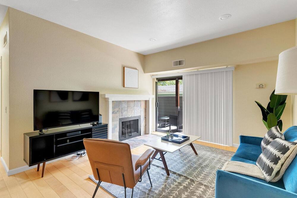 Photo of Livingroom in Centerville