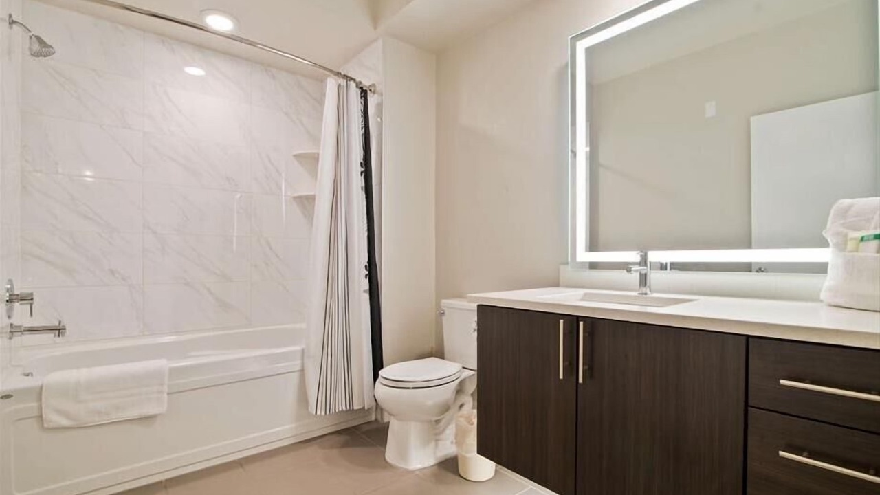 Photo of Bathroom in Shoreline West