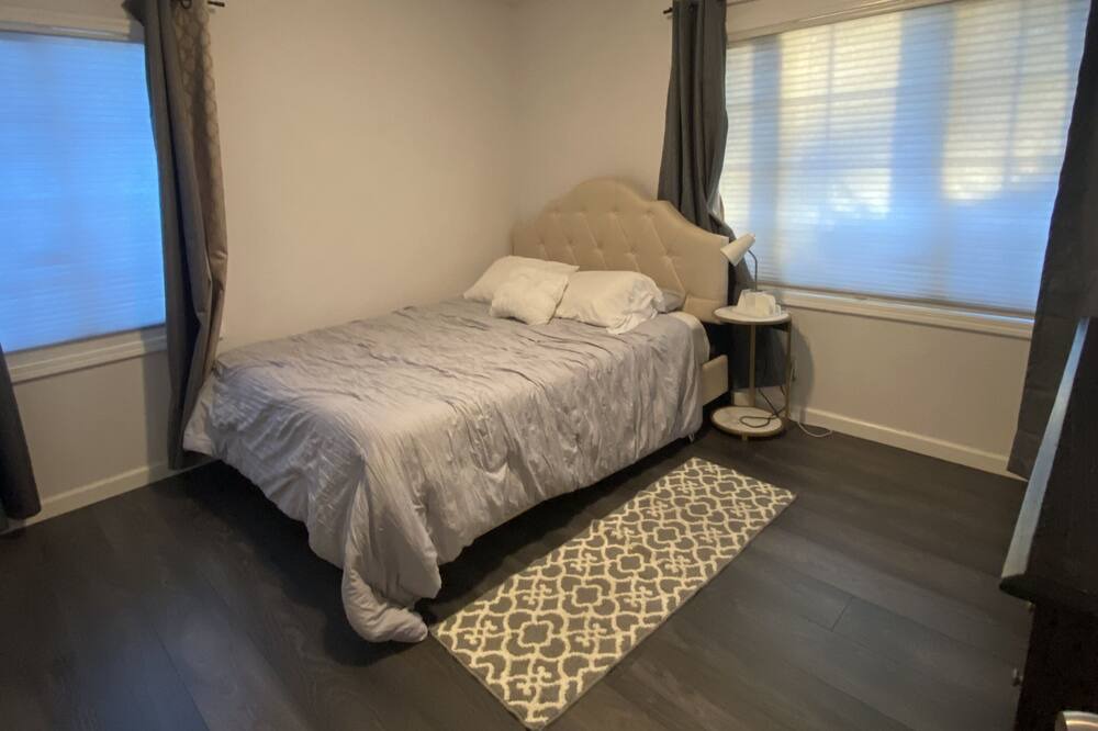 Photo of Bedroom in Lower Bal