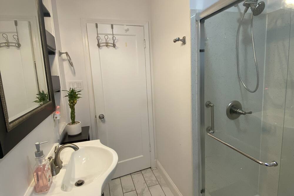 Photo of Bathroom in Lower Bal