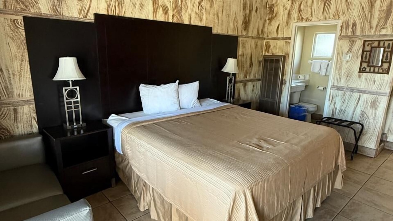Photo of Bedroom in Hollister