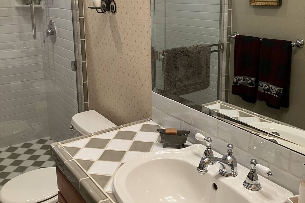 Photo of Bathroom in Twain Harte
