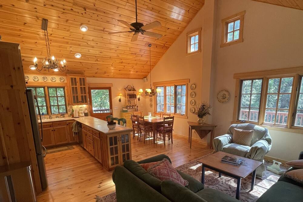 Photo of Bedroom in Twain Harte