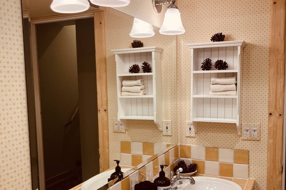 Photo of Bathroom in Twain Harte