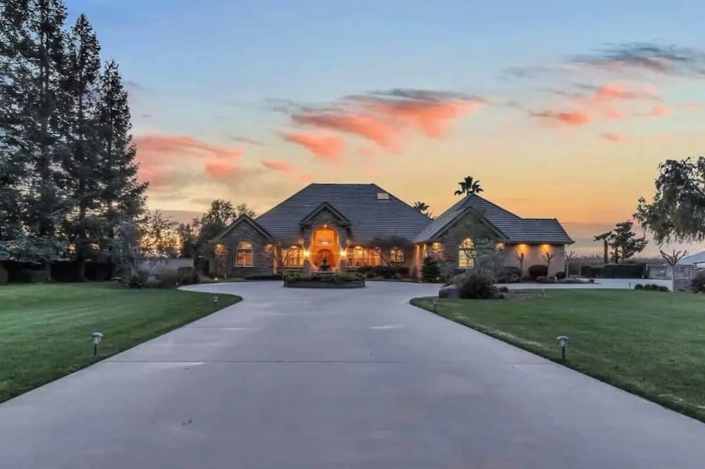 Photo of Outdoor in Peters