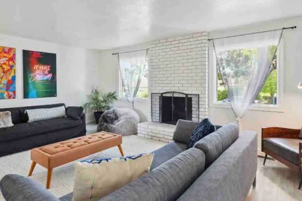Photo of Livingroom in Novato