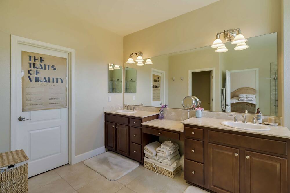 Photo of Bathroom in Reno