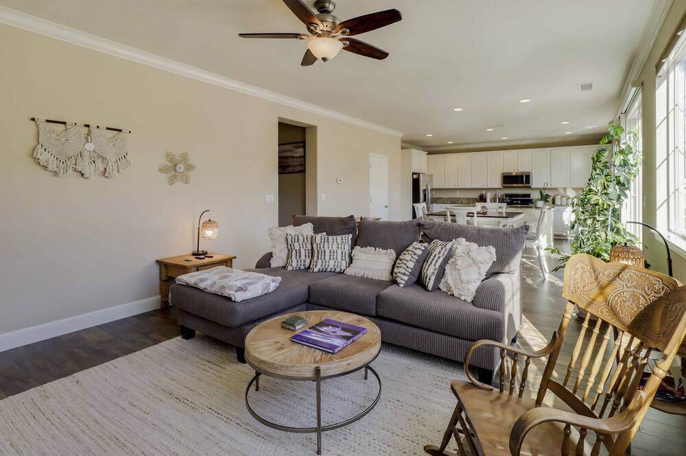 Photo of Livingroom in Reno