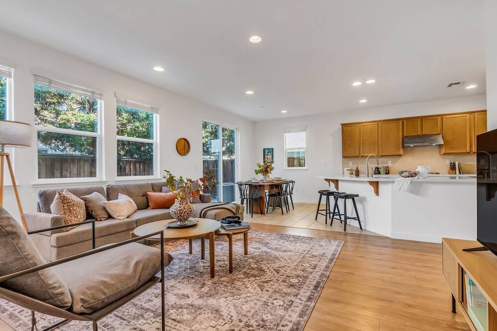 Photo of Livingroom in North San Jose