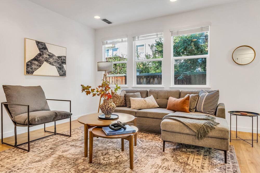 Photo of Livingroom in North San Jose