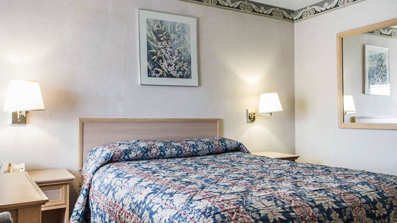 Photo of Bedroom in North Fremont Street