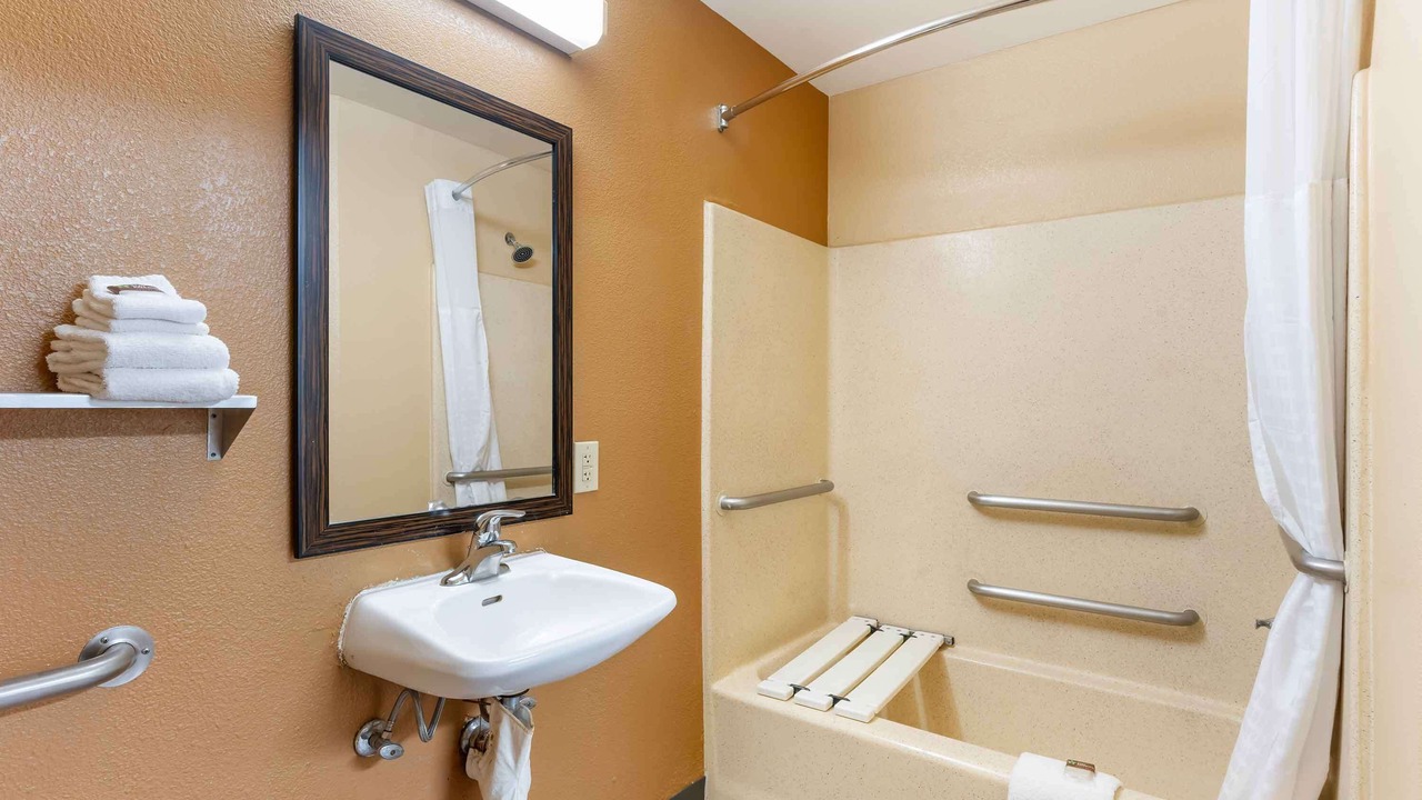 Photo of Bathroom in Nut Tree
