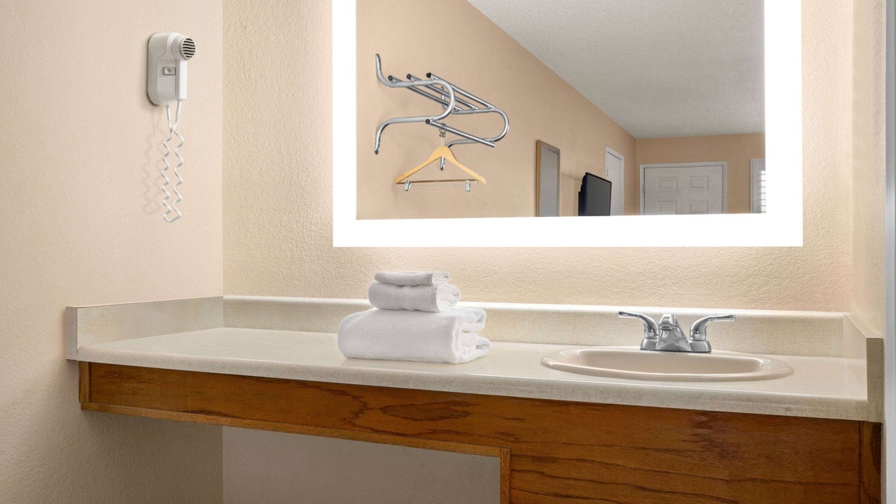 Photo of Bathroom in Lindsay