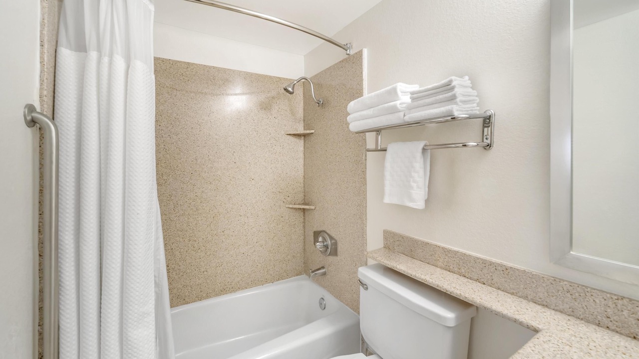 Photo of Bathroom in Red Bluff