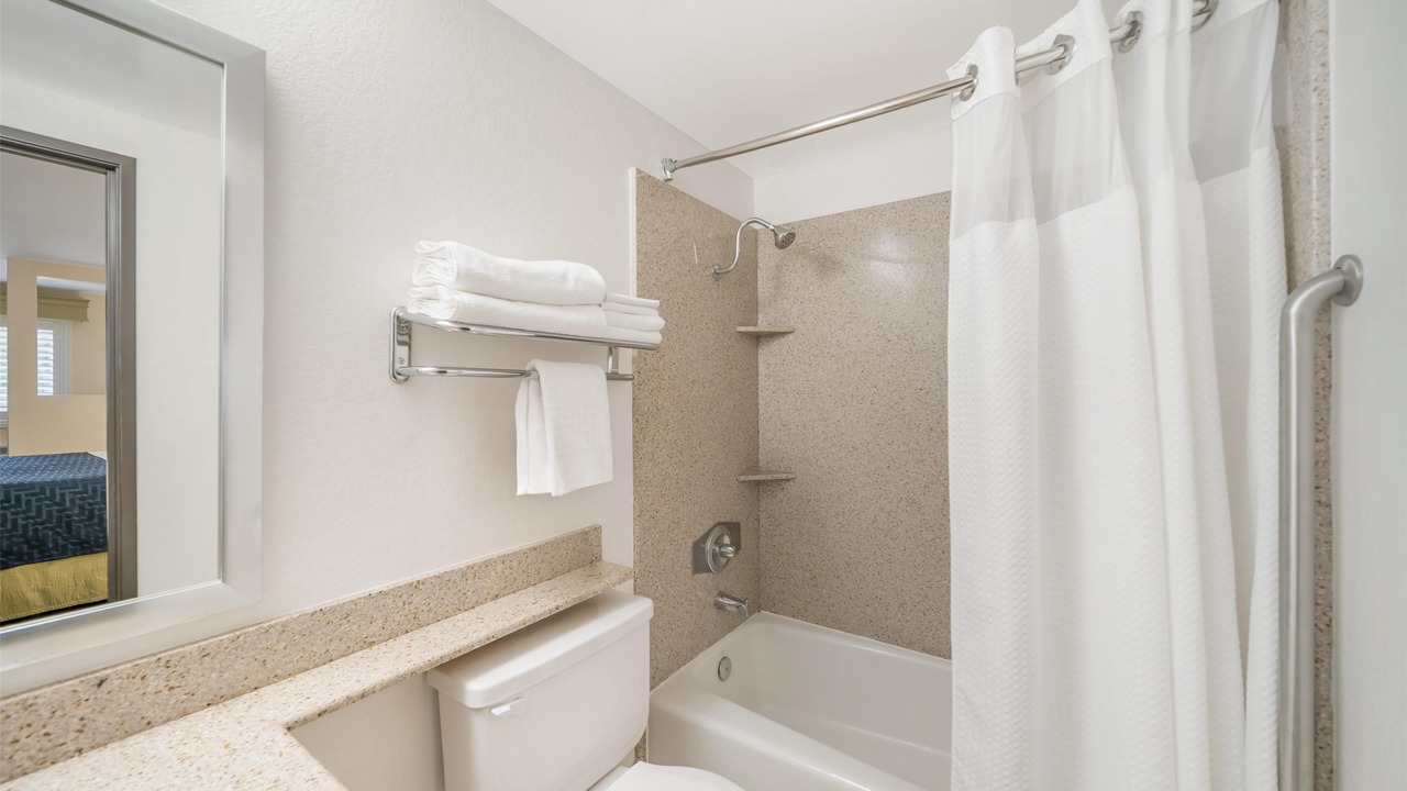 Photo of Bathroom in Red Bluff