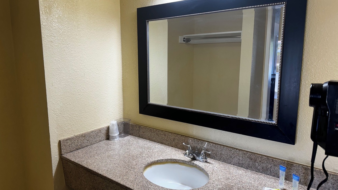Photo of Bathroom in Bechelli