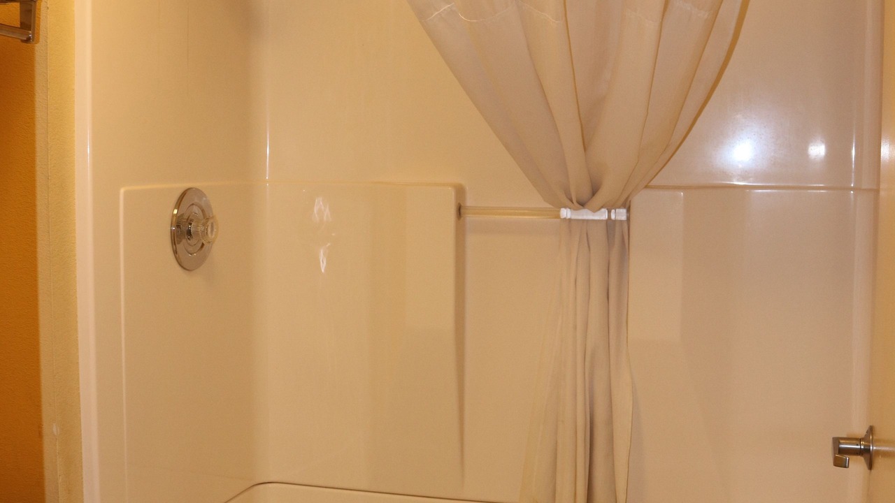 Photo of Bedroom in Raisin