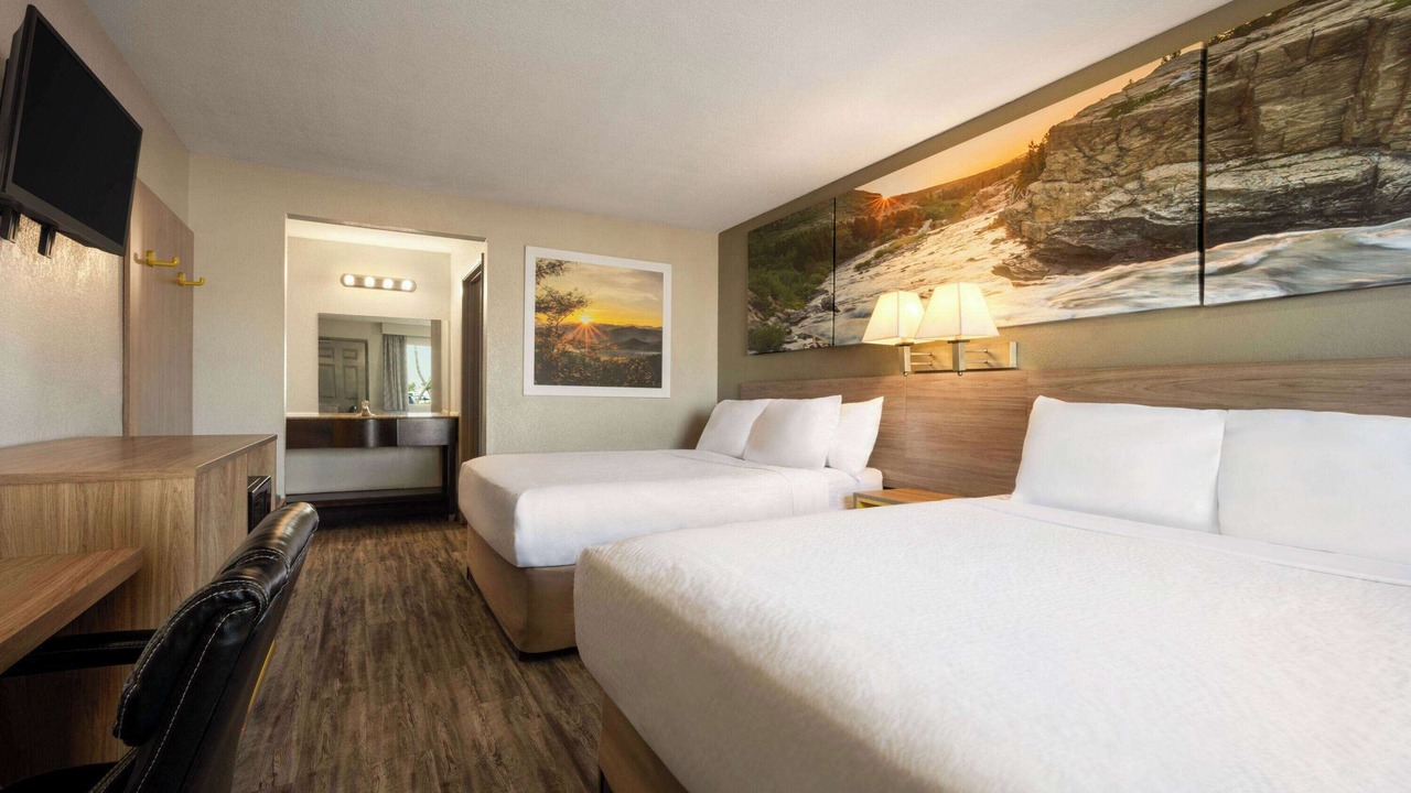 Photo of Bedroom in Raisin