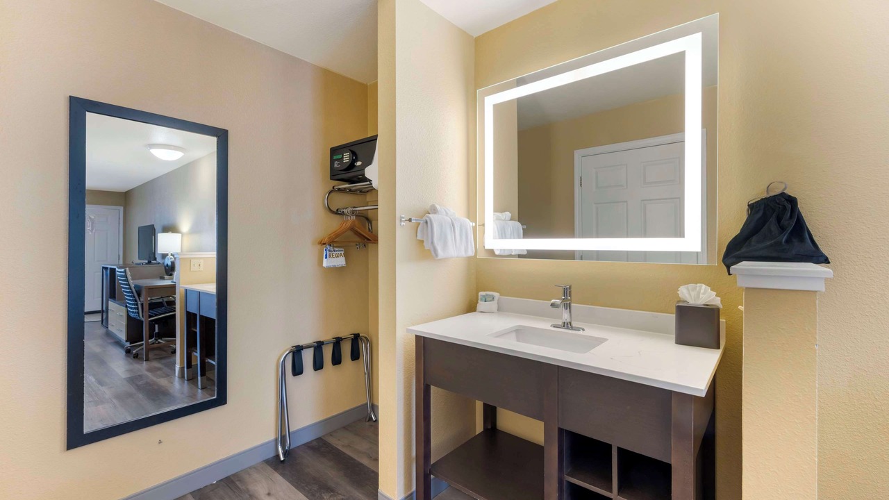 Photo of Bedroom in Fallon