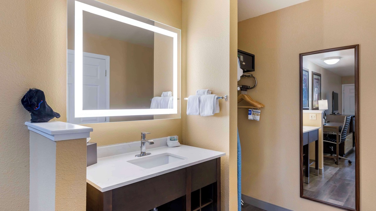 Photo of Bedroom in Fallon