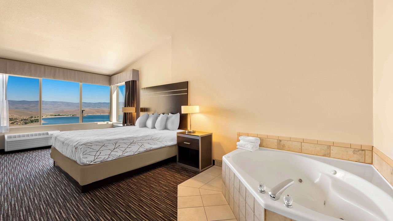 Photo of Bedroom in Topaz Lake