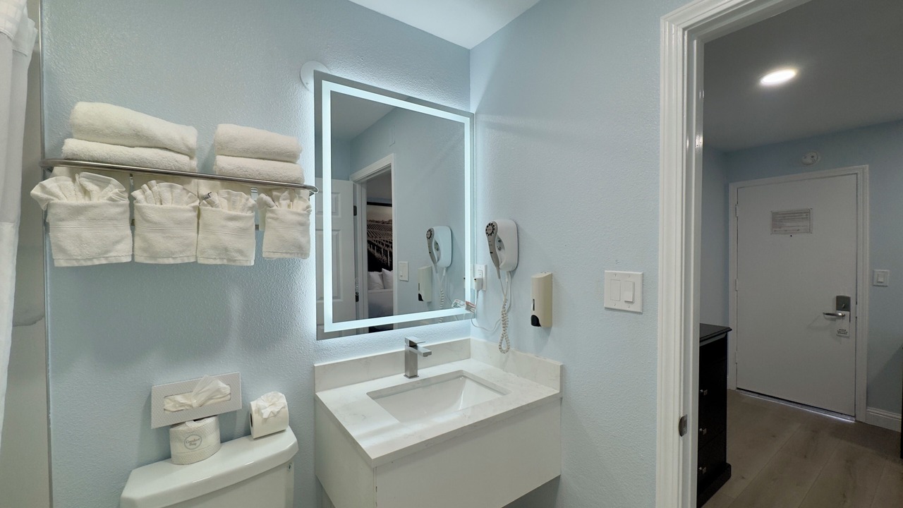 Photo of Bathroom in Munras Avenue