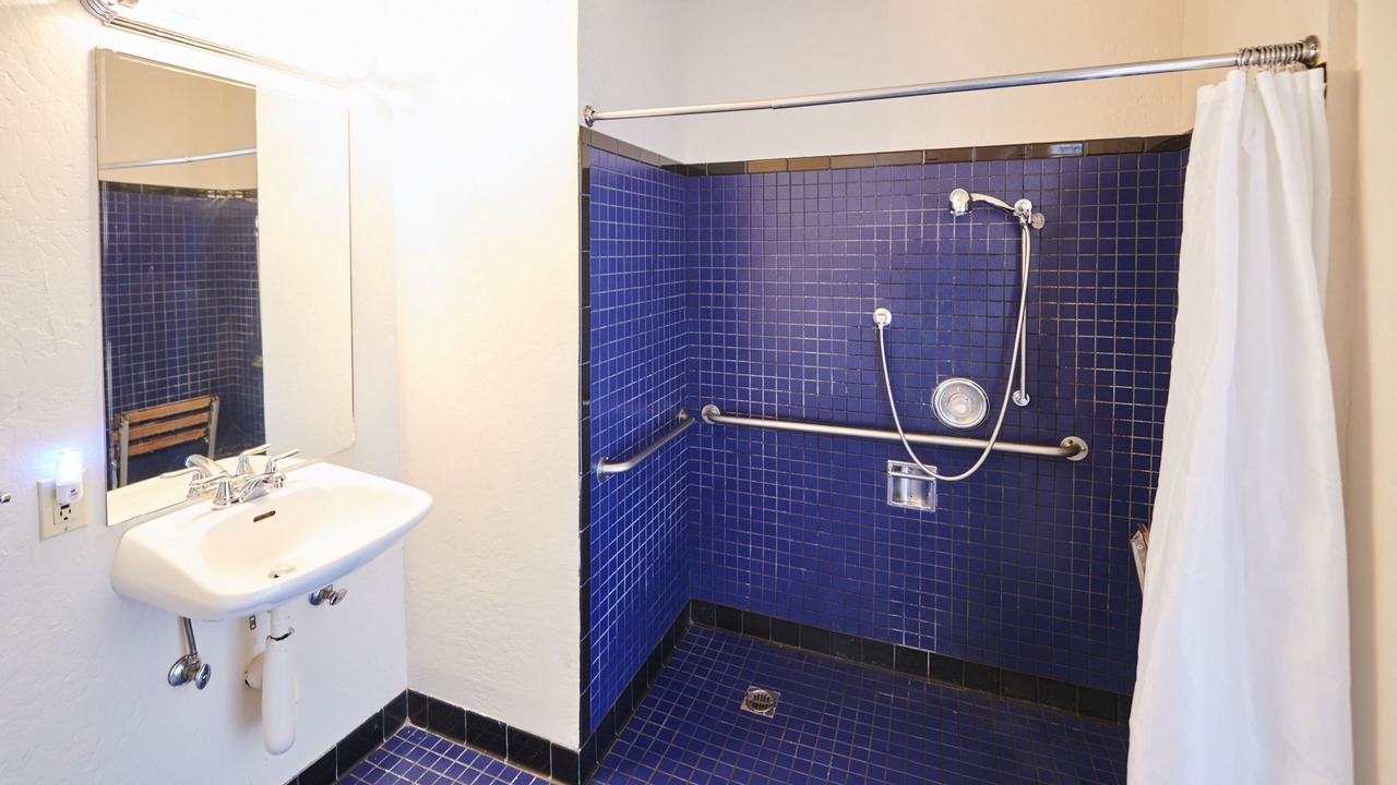 Photo of Bathroom in Tenderloin