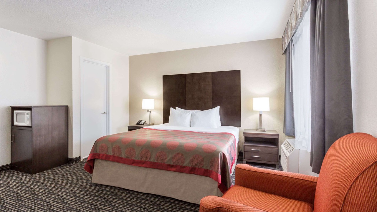 Photo of Bedroom in North Fremont Street