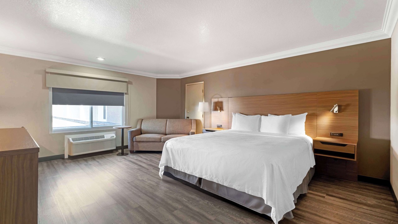 Photo of Bedroom in Santa Ana Heights