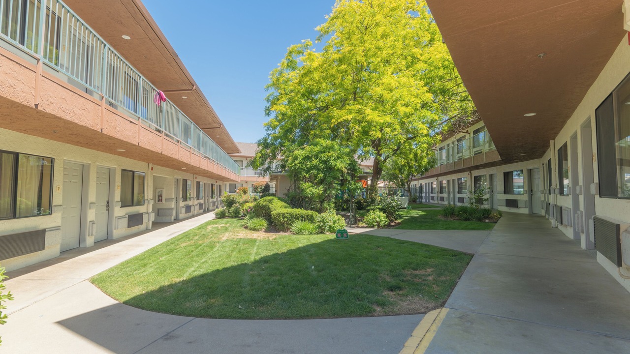 Photo of Outdoor in Oakhurst