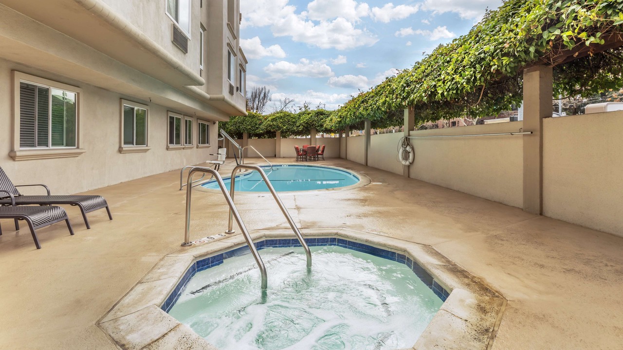 Photo of Outdoor in Newhall