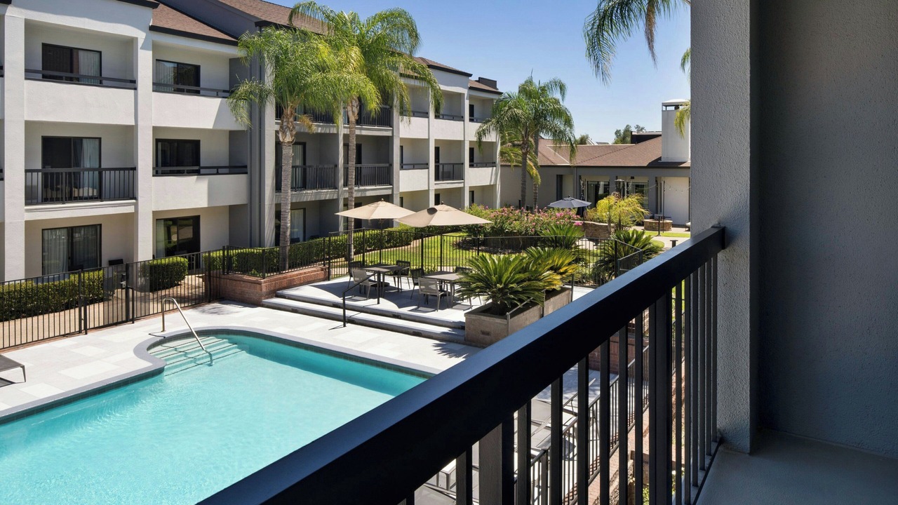 Photo of Outdoor in Raisin
