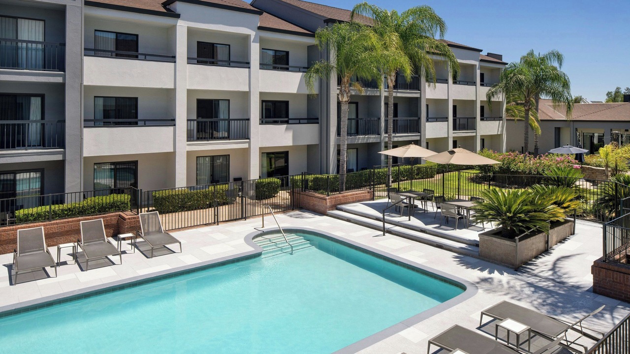 Photo of Outdoor in Raisin