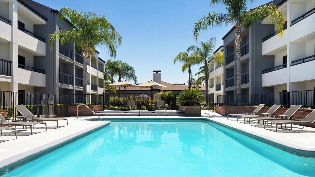 Photo of Outdoor in Raisin