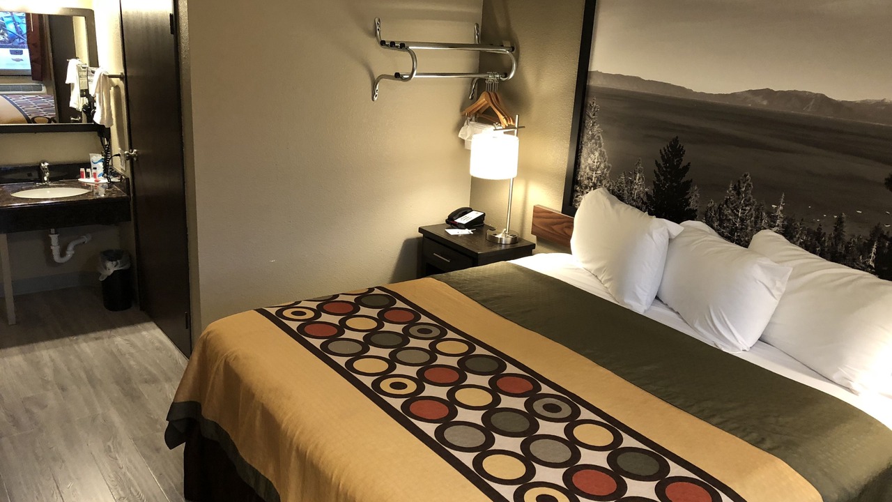 Photo of Bedroom in Enterprise