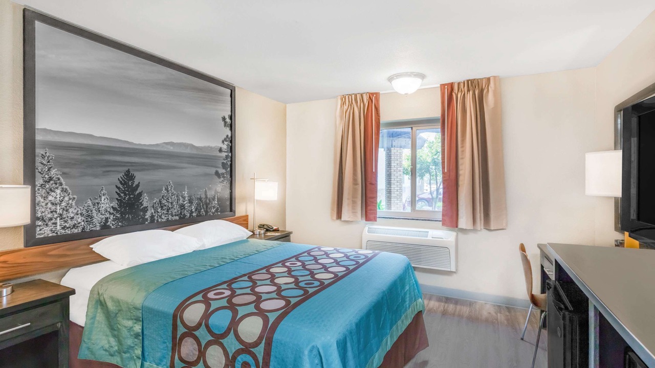 Photo of Bedroom in Enterprise